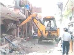Gwalior News: ग्वालियर में रेप के आरोपी का अवैध मकान बुलडोजर से जमींदोज, विरोध में उतरे परिजन