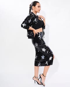 Sonakshi Sinha Photos: నల్ల డ్రెస్సు, నాగుపాములాంటి జడ - ఆ ఒక్కటీ తక్కువైంది కానీ లేదంటే వంశీ సినిమా హీరోయిన్ లా ఉండేది