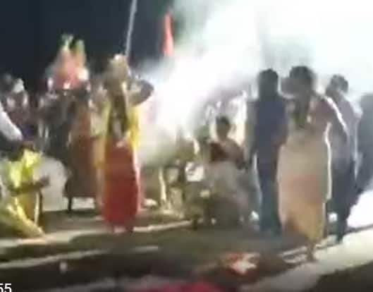 TRS MLA Walking On Fire : నిప్పులపై నడిచిన రామగుండం ఎమ్మెల్యే కోరుకంటి చందర్| ABP Desam