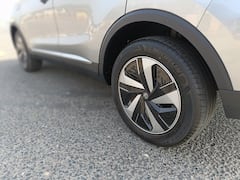 एमजी की इलेक्ट्रिक कार MG ZS EV का नया वर्जन कैसा है, ये रहीं फोटो, कीमत और पूरी डिटेल्स