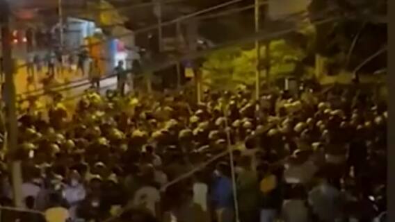 Sri Lanka News: कोलंबो में राष्ट्रपति के खिलाफ सड़कों पर उतरी जनता