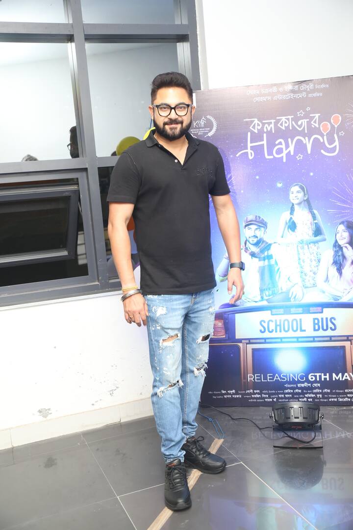 সোহম-প্রিয়াঙ্কা ছাড়াও এই ছবিতে গুরুত্বপূর্ণ চরিত্রে অভিনয় করতে দেখা যাবে ছোট ঐশিকা গুহঠাকুরকে। ছবিতে অন্যান্য চরিত্রে অরিন্দম গুহ, লাবনী সরকারের প্রমুখ পরিচিত মুখ অভিনেতা-অভিনেত্রীর দেখা মিলবে।