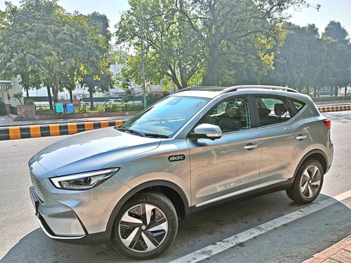 In terms of driving, the ZS now gets 176bhp and that's also an increase over the earlier version. Of the three drive modes, eco is the best for stop-go traffic and it is very smooth. You can also change the brake regeneration levels to suit your driving style. Like any electric car, acceleration is instant and it is strong when seen in sports mode. It has no problems going to triple-digit speeds with ease and also being a relaxing cruiser. We also felt that torque steer is less than the earlier ZS and high-speed stability is better along with less roll. The ride quality continues to be a mix between being firm yet able to take potholes reasonably well. The light steering and compact size are a bonus.