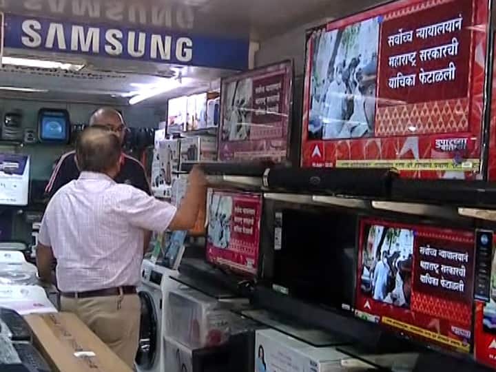 Gudi Padwa 2022 : Electronic goods became 10 to 12 per cent more expensive, but consumers were more inclined to buy Gudi Padwa 2022 : इलेक्ट्रॉनिक वस्तू 10 ते 12 टक्क्यांनी महागल्या, तरी खरेदीसाठी ग्राहकांचा ओढा