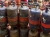 Gas cylinder: சிலிண்டர் விலை 268.50 ரூபாய் உயர்வு..! 2400-ஐ தாண்டிய விலை! அதிர்ச்சியில் வணிகர்கள்!!
