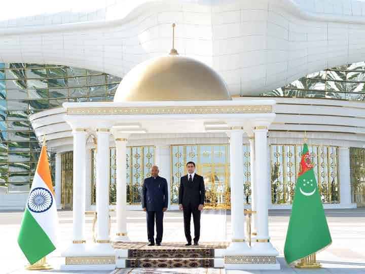 President Kovind arrives in Turkmenistan to boost bilateral ties तीन दिवसीय दौर पर तुर्कमेनिस्तान पहुंचे राष्ट्रपति रामनाथ कोविंद, दिया गया ‘गार्ड ऑफ ऑनर’