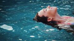 Learning Swimming: সাঁতারের সাতকাহন, আড়ষ্টতা কাটিয়ে উঠুন নিজেই