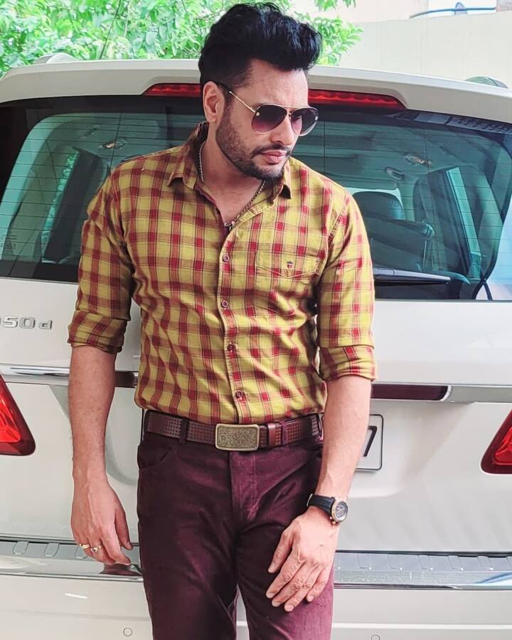 ਦੱਸ ਦਈਏ ਕਿ ਦੇਵ ਖਰੋੜ ਦੀ ਬੇਹੱਦ ਪਸੰਦੀਦਾ ਫਿਲਮ ਡਾਕੂਆਂ ਦਾ ਮੁੰਡਾ ਦਾ ਅਧਿਕਾਰਤ ਸੀਕਵਲ ਮਈ ਵਿੱਚ ਰਿਲੀਜ਼ ਹੋਣ ਲਈ ਤਿਆਰ ਹੈ ਤੇ ਫਿਲਮ ਦੀ ਐਕਟਰਸ ਵਲੋਂ ਜ਼ਿਕਰ ਕੀਤੇ ਕੈਪਸ਼ਨ ਮੁਤਾਬਕ ਇਸ ਦਾ ਟੀਜ਼ਰ ਅਪ੍ਰੈਲ ਵਿੱਚ ਰਿਲੀਜ਼ ਹੋਵੇਗਾ।