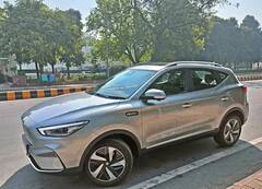 એમજીની ઇલેક્ટ્રિક કાર MG ZS EV નુ વર્ઝન કેવુ છે, આ રહ્યાં ફોટોઝ અને પુરેપુરી ડિટેલ્સ, જુઓ...........