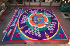 In Pics : डोंबिवली गणेश मंदिराच्या आवारात साकारली महारांगोळी