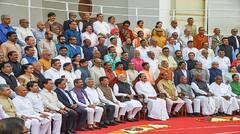 Rajya Sabha MPs Farewell : রাজ্যসভার ৭২ জন সাংসদের ফেয়ারওয়েল, হাসিমুখে বাক্য-বিনিময় মোদি-খাড়গের