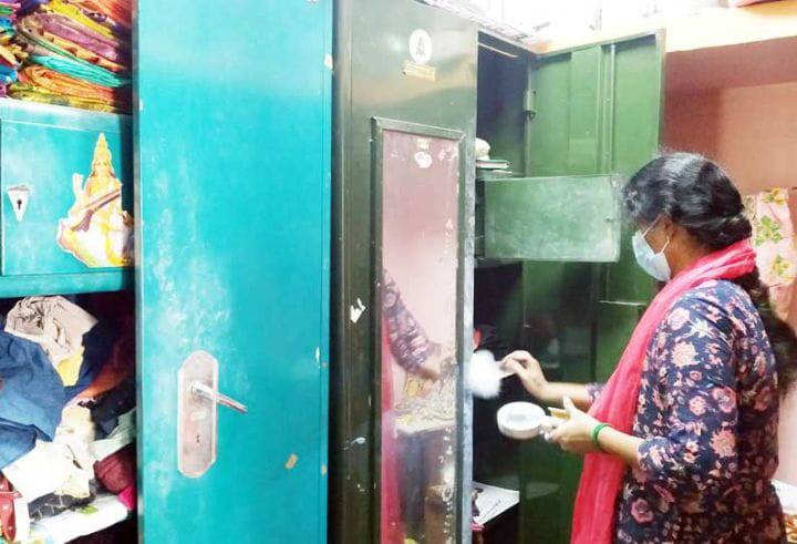 36 jewelery and money looted from a government employee's house in Perambalur Ammapalayam பெரம்பலூர் அம்மாபாளையத்தில் அரசு ஊழியர் வீட்டில் 36 நகை, பணம் கொள்ளை