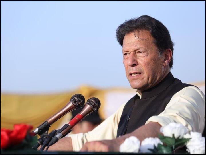 Big Day for Imran Khan no confidence motion voting section 144 imposed in Islamabad इमरान की परीक्षा: अविश्वास प्रस्ताव से पहले छावनी में तब्दील हुआ संसद के आस-पास का इलाका, इस्लामाबाद में धारा 144 लागू