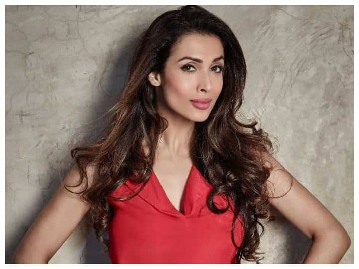 Malaika Arora admitted to hospital after car accident Malaika Arora: మలైకా కారుకి యాక్సిడెంట్, గాయాలతో హాస్పిటల్ లో చేరిన నటి