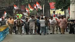 Congress Protest: লাগাতার পেট্রোপণ্যের মূল্যবৃদ্ধি, প্রতিবাদে পথে কংগ্রেস।Bangla News