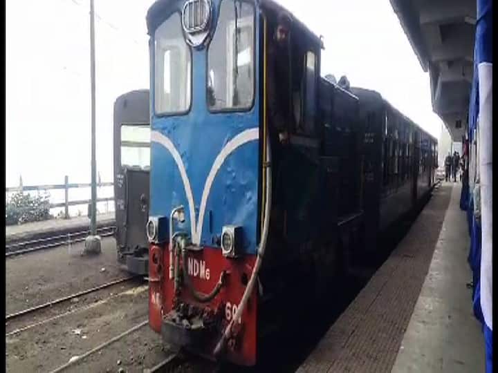 পর্যটনের মরশুমে এবার এনজিপি থেকে দার্জিলিং রুটের সব ট্রয় ট্রেনেই ভিস্তাডোম কোচ চালু করল দার্জিলিং হিমালয়ান রেলওয়ে।