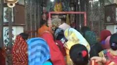 Kanpur में माता के दरबार में लोगों ने लगाई हाजिरी, देवी मां को चढ़ाई चुनरी |Tabadtod Khabrein