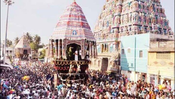 Thiruvanaikaval temple procession chased the car procession திருவானைக்காவல் : கோலாகலமாக நடந்த தேரோட்டம்.. மகிழ்ந்த மக்கள்..