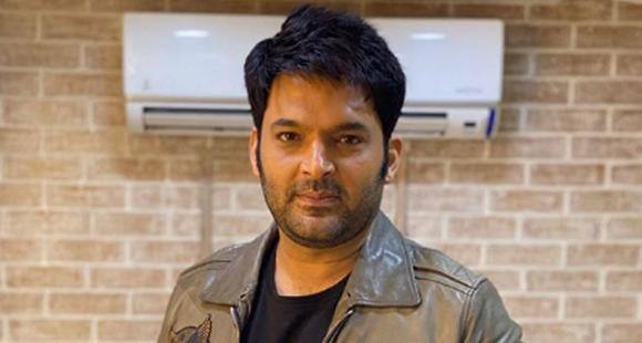 1997 ਤੱਕ ਕਪਿਲ ਦੀ ਜ਼ਿੰਦਗੀ ਕਾਫੀ ਚਿੰਤਾਜਨਕ ਰਹੀ ਪਰ ਕਿਸਮਤ ਦੇ ਮਨ 'ਚ ਕੁਝ ਹੋਰ ਹੀ ਸੀ। ਇਸ ਤੋਂ ਬਾਅਦ ਕਪਿਲ ਨੂੰ ਪਤਾ ਲੱਗਾ ਕਿ ਉਨ੍ਹਾਂ ਦੇ ਪਿਤਾ ਕੈਂਸਰ ਨਾਲ ਜੂਝ ਰਹੇ ਹਨ। ਫਿਰ ਕਪਿਲ ਨੇ ਕਾਲਜ ਵਿਚ ਥੀਏਟਰ ਕਰਨ ਬਾਰੇ ਸੋਚਿਆ ਪਰ ਉਸ ਕੋਲ ਫੀਸ ਦੇਣ ਲਈ ਵੀ ਪੈਸੇ ਨਹੀਂ ਸੀ, ਇਸ ਲਈ ਉਹ ਆਪਣੇ ਪਿਤਾ ਦੀ ਮਦਦ ਲਈ ਟੈਕਸਟਾਈਲ ਮਿੱਲ ਵਿਚ ਕੰਮ ਕਰਨ ਲੱਗਾ।