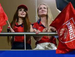 KKR vs PBKS: પંજાબ કિગ્સની 'મિસ્ટ્રી ફેન'થી લઇને રાહુલ ચહરનું ખાસ સેલિબ્રેશન, જુઓ મેચની પાંચ બેસ્ટ તસવીરો