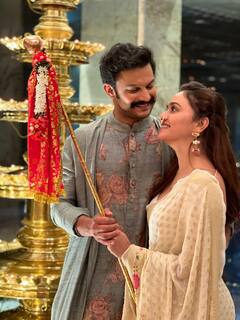 Gudipadwa 2022 : कलाकारांचा गुढीपाडवा, नववर्षाचे गुढी उभारुन स्वागत