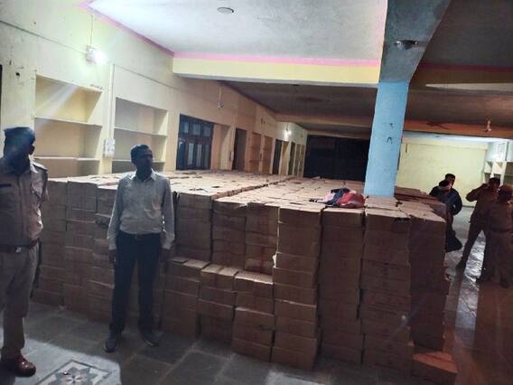 Rajasthan में पुलिस को मिली बड़ी कामयाबी, गोदाम में छापेमारी कर जब्त की एक करोड़ की शराब Rajasthan में पुलिस को मिली बड़ी कामयाबी, गोदाम में छापेमारी कर जब्त की एक करोड़ की शराब