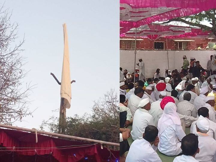Beed: दर्गावरती शांततेचे प्रतीक असलेल्या पांढऱ्या रंगाचा ध्व्ज उभा करून केला पाडवा साजरा Celebrate Padva by hoisting a white flag as a symbol of peace on the Dargah Beed: दर्गावरती शांततेचे प्रतीक असलेल्या पांढऱ्या रंगाचा ध्व्ज उभा करून केला पाडवा साजरा