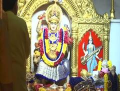 Chaitra Navratri 2022: आज से चैत्र नवरात्रि शुरू, देवी मां की अराधना के लिए उमड़ी भक्तों की भीड़, देखें तस्वीरें