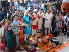 32 साल बाद कश्मीरी पंडितों ने नवरात्रि पर इस मंदिर में की पूजा, कुछ पलायन के बाद नवरेह के लिए लौटे