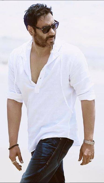 ਕਰੋੜਾਂ ਦੀ ਸੰਪਤੀ ਦੇ ਮਾਲਕ ਹਨ ਅਜੇ ਦੇਵਗਨ  ਦੱਸਿਆ ਜਾਂਦਾ ਹੈ ਕਿ ਅਜੇ ਦੇਵਗਨ ਕੋਲ ਇਸ ਸਮੇਂ 295 ਕਰੋੜ ਰੁਪਏ ਦੀ ਜਾਇਦਾਦ ਹੈ। ਉਹ ਜ਼ਿਆਦਾਤਰ ਫਿਲਮਾਂ ਅਤੇ ਬ੍ਰਾਂਡ ਐਂਡੋਰਸਮੈਂਟਾਂ ਤੋਂ ਕਮਾਈ ਕਰਦਾ ਹੈ। ਐਕਟਿੰਗ ਤੋਂ ਇਲਾਵਾ ਉਹ ਫਿਲਮਾਂ 'ਚ ਹੋਣ ਵਾਲੇ ਮੁਨਾਫੇ 'ਚ ਵੀ ਹਿੱਸਾ ਲੈਂਦਾ ਹੈ। ਅਜੇ ਦੇਵਗਨ ਨੂੰ ਸਭ ਤੋਂ ਵੱਧ ਤਨਖਾਹ ਲੈਣ ਵਾਲੇ ਅਦਾਕਾਰਾਂ ਵਿੱਚੋਂ ਇੱਕ ਵਜੋਂ ਜਾਣਿਆ ਜਾਂਦਾ ਹੈ।