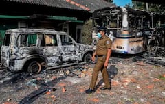 Sri Lanka की अर्थव्यवस्था डगमगाई तो सड़कों पर उतरे लोग, लगा आपातकाल | नमस्ते भारत | 02.04.2022