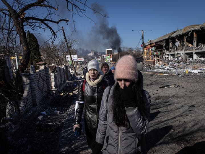Russia attack on Ukraine intensified in Kyiv sky bombing killed 20 people Mayor claims 300 bodies buried यूक्रेन पर रूस का हमला जारी, कीव में बमबारी से 20 की मौत, मेयर का दावा- 300 शव दफनाए