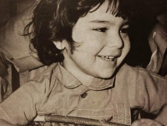 तैमूर नहीं... तो कौन है ये उनका हमशक्ल, वायरल फोटो को देख सुलझाइए ये पजल तैमूर नहीं... तो कौन है ये उनका हमशक्ल, वायरल फोटो को देख सुलझाइए ये पजल