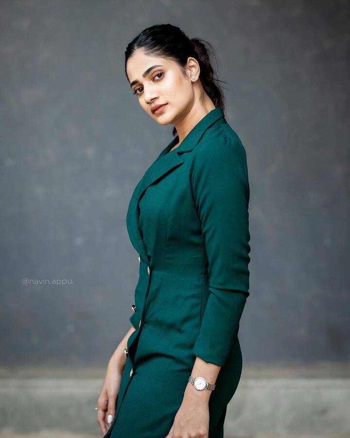 சகியே! சிநேகிதியே! என் அன்பே அன்பே உனக்கும் நிறமுண்டு!