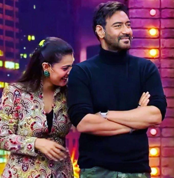 ਇੱਕ ਫਿਲਮ ਲਈ ਲੈਂਦੇ ਹਨ 30-50 ਕਰੋੜ ਰੁਪਏ    ਮੀਡੀਆ ਰਿਪੋਰਟਾਂ ਵਿੱਚ ਕਿਹਾ ਗਿਆ ਹੈ ਕਿ ਅਜੇ ਦੇਵਗਨ ਇੱਕ ਫਿਲਮ ਲਈ 30 ਤੋਂ 50 ਕਰੋੜ ਰੁਪਏ ਲੈਂਦੇ ਹਨ। ਅਜੇ ਨੇ 'ਗੰਗੂਬਾਈ ਕਾਠੀਆਵਾੜੀ' 'ਚ ਆਪਣੀ ਭੂਮਿਕਾ ਲਈ 11 ਕਰੋੜ ਰੁਪਏ ਲਏ ਸਨ। ਜਦੋਂ ਕਿ 'RRR' ਲਈ ਉਸ ਨੇ 25 ਕਰੋੜ ਲਏ ਸਨ। ਅਜੇ ਦੇਵਗਨ ਸਾਲਾਨਾ 25 ਕਰੋੜ ਰੁਪਏ ਤੱਕ ਕਮਾਉਂਦੇ ਹਨ।