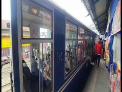 Darjeeling Tourism : এবার দার্জিলিংয়ে টয় ট্রেনে দারুণ চমক, দেখুন