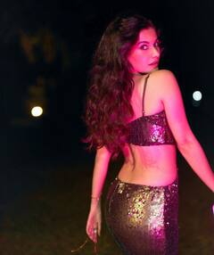 Amyra Dastru in pics: அமிரா தஸ்த்ரு லேட்டஸ்ட் கிளிக்ஸ்