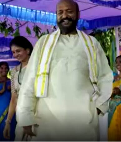 JC PrabhakarReddy : JC ramp walk in Ugadi celebrations| ABP Desam