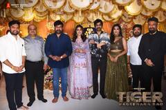 Tiger Nageswara Rao Launch: చిరంజీవి క్లాప్‌తో రవితేజ 'టైగర్' మొదలు