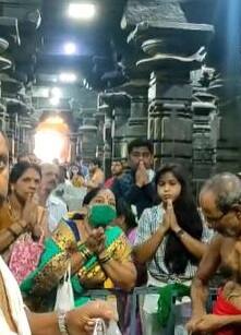 गुढी पाडव्यानिमित्त महालक्ष्मी मंदिरात दर्शनासाठी भाविकांची गर्दी