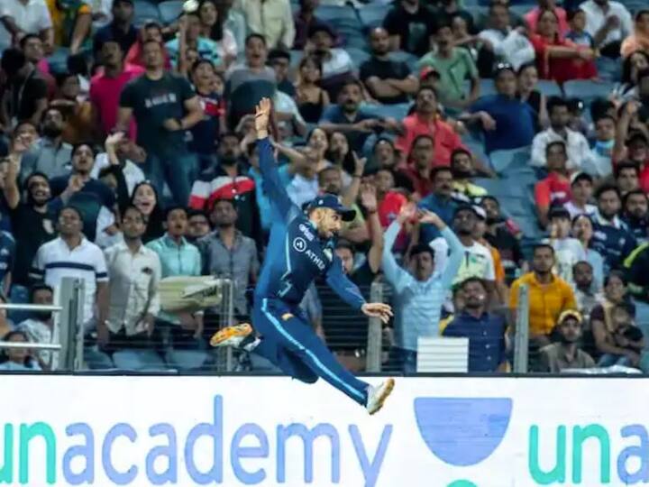 ਮੈਚ ਦੌਰਾਨ ਕੁਝ ਸ਼ਾਨਦਾਰ ਫੀਲਡਿੰਗ ਯਤਨ ਵੀ ਦੇਖਣ ਨੂੰ ਮਿਲੇ। ਇਸ ਮੈਚ 'ਚ ਦੋਵਾਂ ਟੀਮਾਂ ਵੱਲੋਂ ਬੇਹੱਦ ਚੁਸਤ ਤੇ ਚੁਸਤ ਫੀਲਡਿੰਗ ਦੇਖਣ ਨੂੰ ਮਿਲੀ।