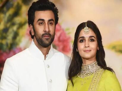 Ranbir Kapoor and Alia Bhatt to get married in April 2022 Ranbir Kapoor Alia Bhatt marriage: பாலிவுட்டின் ஹாட் ஜோடிக்கு டும் டும் டும்.. எப்போ, எங்க கல்யாணம்.. முழு விபரம் உள்ளே..!