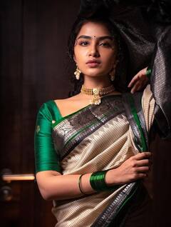 anupama clicks: புடவையில் அனுபமா கொடுத்த கியூட் போஸ்கள்...!