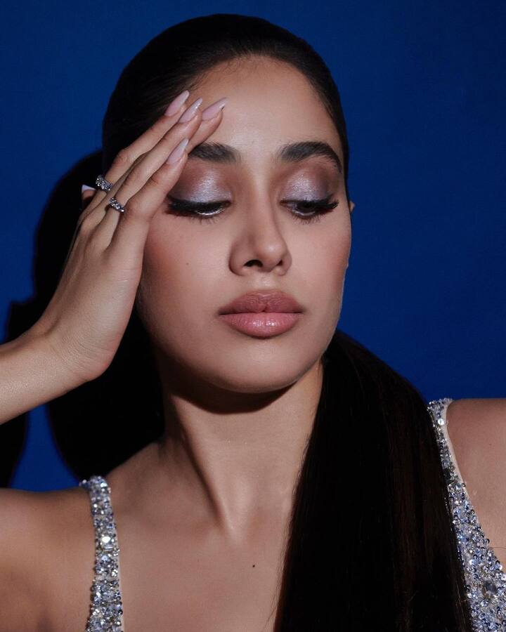 జాన్వీ కపూర్ బ్యూటీఫుల్ ఫోటోలు -Image credit: JanhviKapoor/Instagram