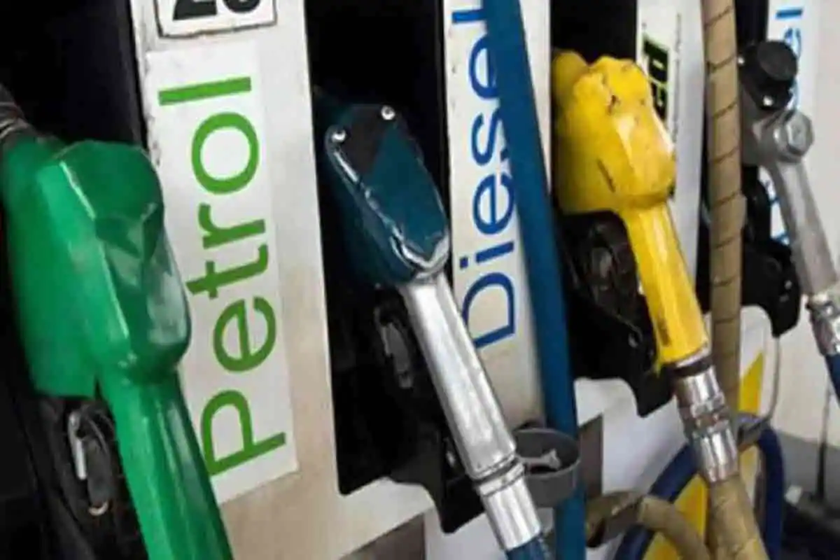 Gujarat Petrol-Diesel Price Today, Ahmedabad, Surat, Vadodara, Rajkot. 4 April 2022 Petrol-DieselPrice Today: पेट्रोल के दाम पिछले दो हफ्ते में 8.40 रुपये प्रति लीटर बढ़े, जानें- गुजरात में आज क्या है पेट्रोल-डीजल के रेट?