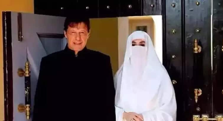 Pakistan: imran khan third wife bushra bibi make black magic secret before No Trust Motion ઈમરાનની બેગમ બુશરાએ સરકાર બચાવવા જીવતા મરઘા સળગાવીને કરી કાળા જાદુની વિધી ? જાણો ચોંકાવનારી વિગત