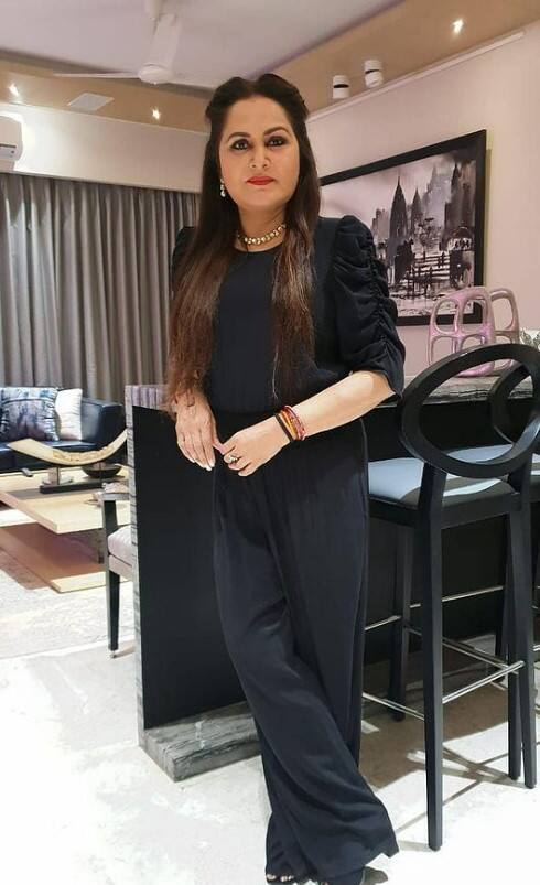 ‘भूमि कोसम’  चित्रपटामध्ये काम केल्यानंतर त्यांना दहा रूपये मानधन मिळाले होते. (Jaya Prada/instagram)