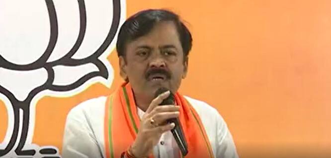 GVL Narasimha Rao made it clear to the AP government that three capitals are not legally possible. GVL :  న్యాయపరంగా మూడు రాజధానులు అసాధ్యం -  వైఎస్ఆర్‌సీపీకి క్లారిటీ ఇచ్చిన బీజేపీ ఎంపీ !