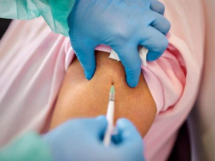 German Man Gets 90 Covid-19 Shots He Could Sell Forged Vaccine Passports To Anti-Vaxxers: Reports German Man Gets 90 Covid-19 Shots So He Could Sell Forged Vaccine Passports To Anti-Vaxxers: Reports