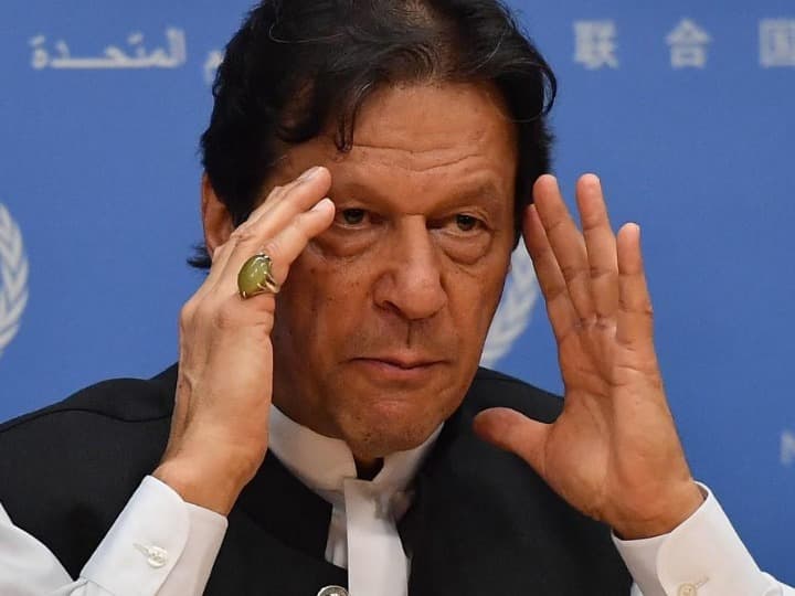Imran Khan's No-trust Vote Ahead Of No-Trust Vote, Section 144 In Pak's Islamabad, District Admin Bans Pillion Riding Imran Khan's No-trust Vote: ఇమ్రాన్ ఖాన్ కౌంట్ డౌన్ మొదలు- ఇస్లామాబాద్‌లో 144 సెక్షన్